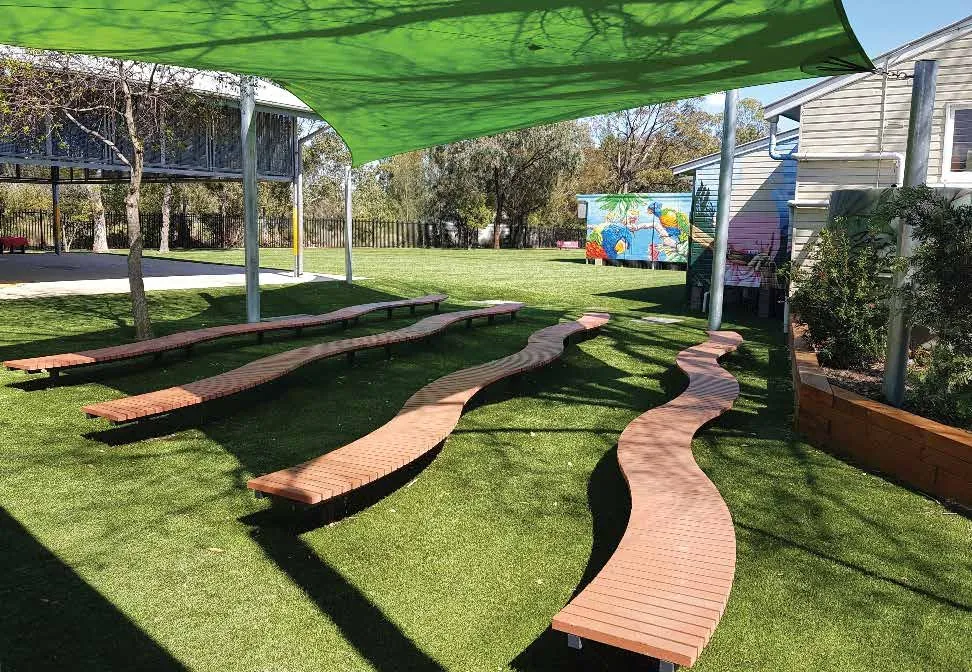 FlowCurved Benches 01